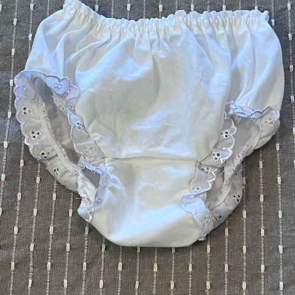 Size 1 V Monogram Bloomers - Picture 2 of 3